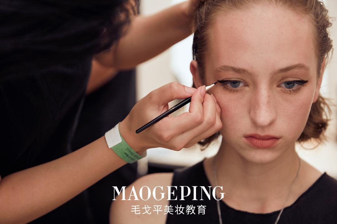 上海毛戈平化妆培训学校,毛戈平学校学几个月比较好