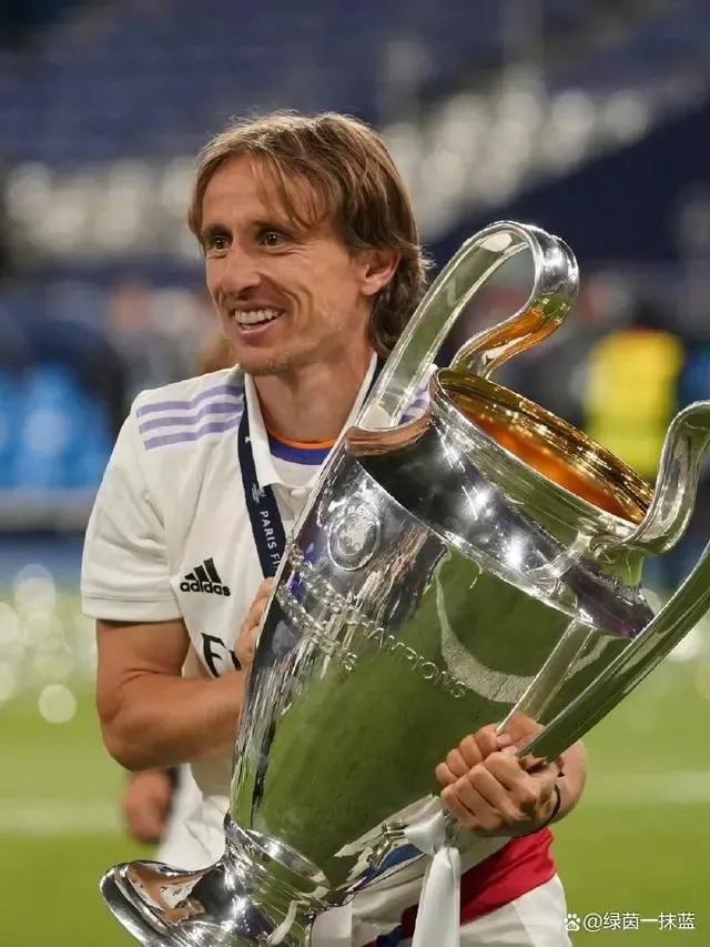 拿了世界杯冠军就能拿金球吗,拿了世界杯冠军没有金球的球员