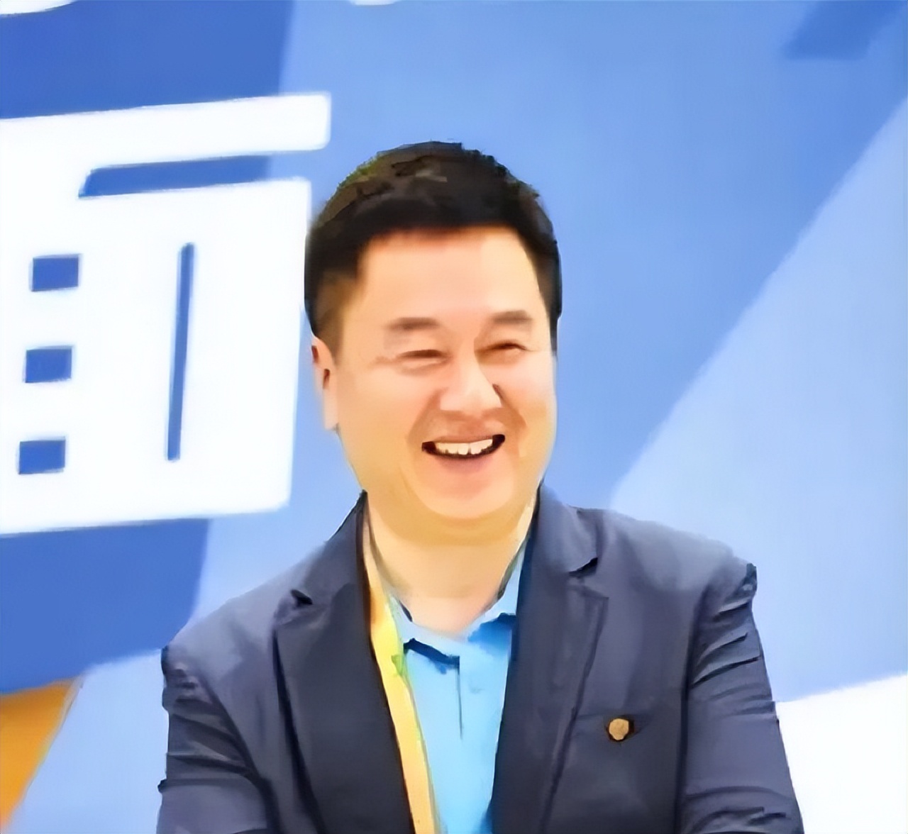 女乒教练施之皓，开除世界冠军郭跃引争议，娶小22岁弟子重回上海