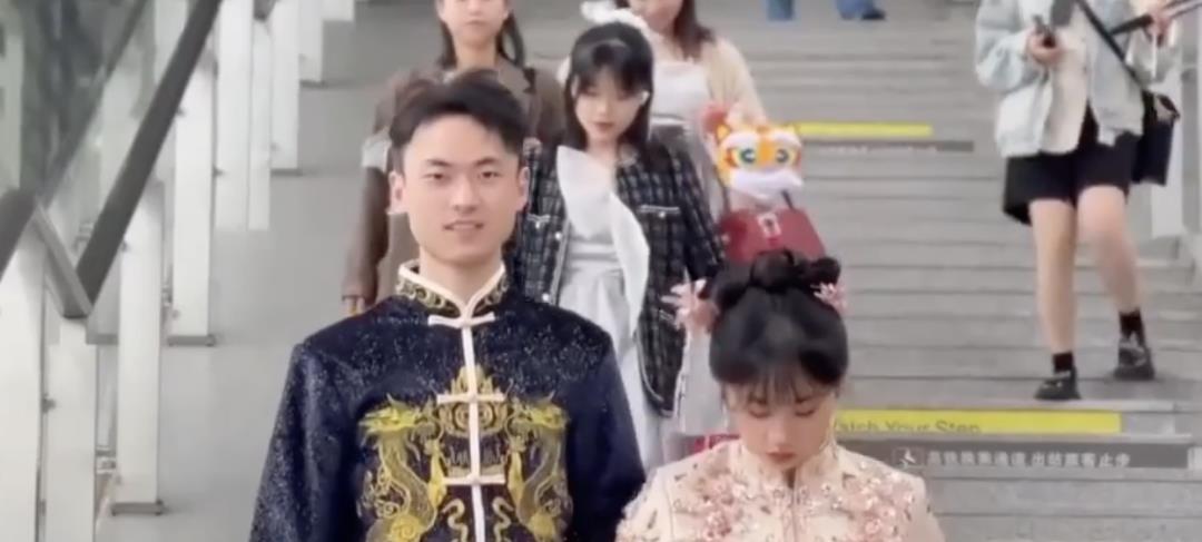 最霸气的土豪婚车,超豪华婚车队视频