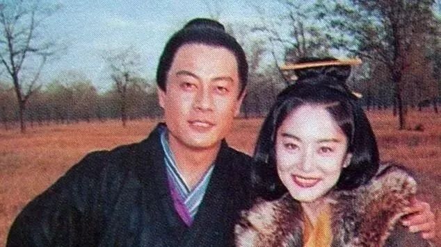 “离婚后至今单身”的8位男星，2人无儿无女，最长的已单身43年了