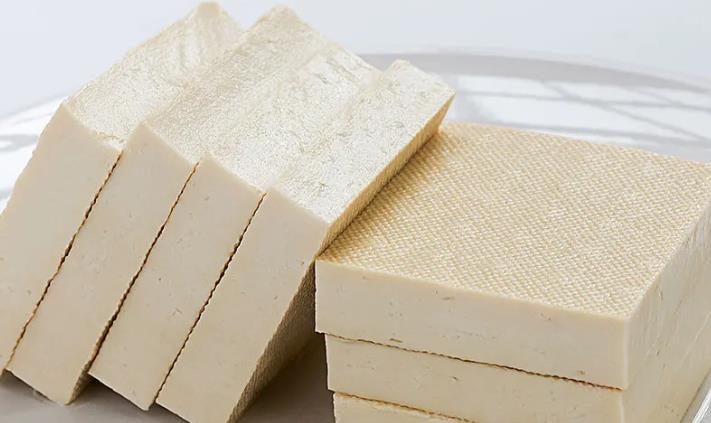 创业做豆腐一年收入10多万,农村小伙卖豆腐年收入78万