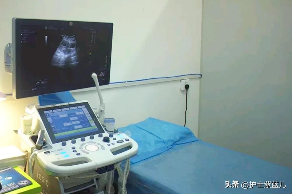 男子做ct时与医生发生争执,男子带妻子做ct