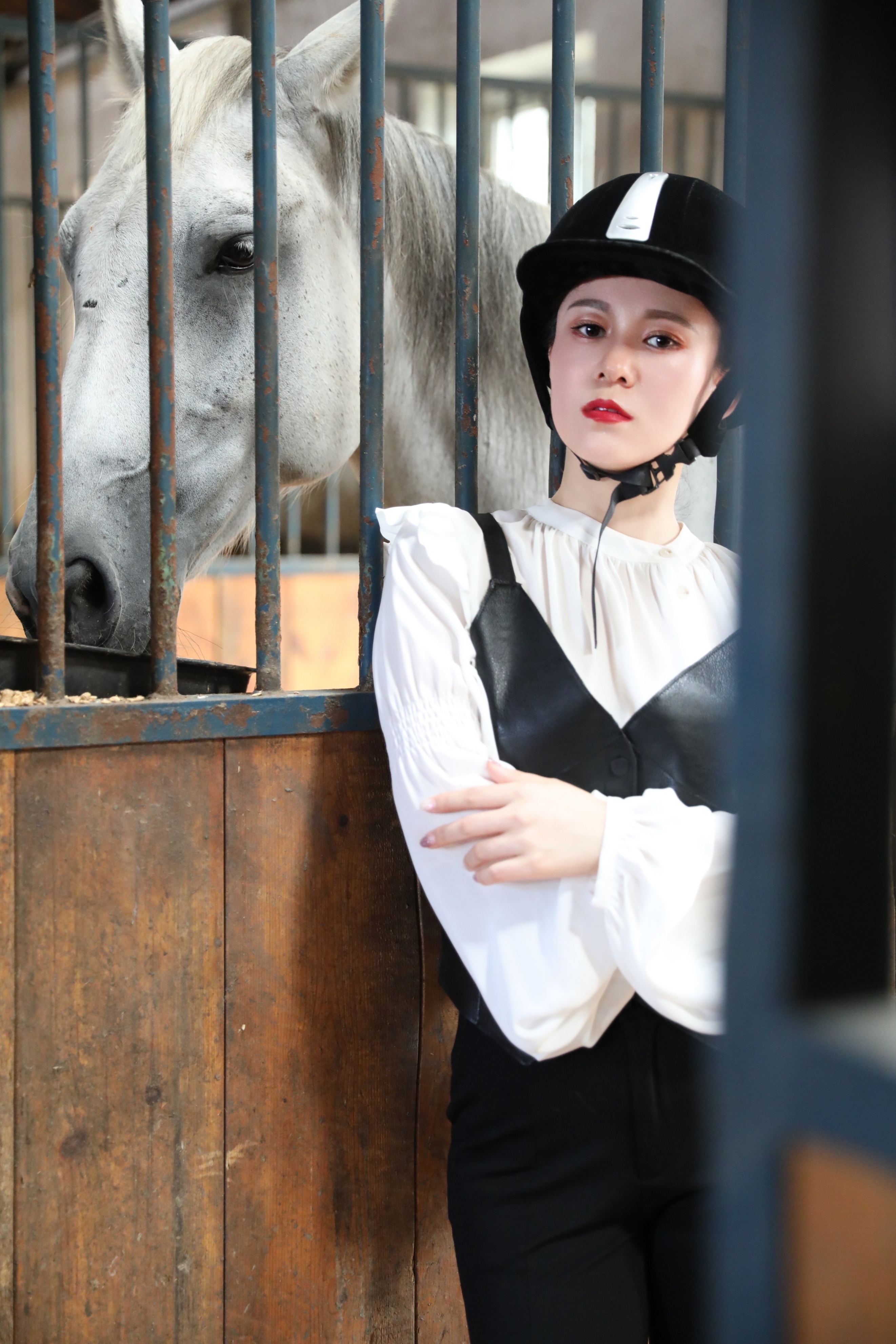 中国知名主持人刘美希,最美国际主持人刘美希探访进博会