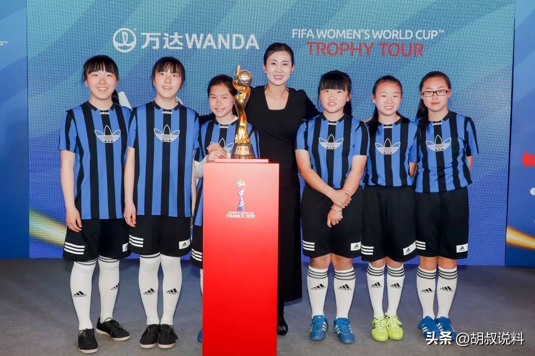 王健林之子王思聪现在的情况如何,王健林债务危机全过程