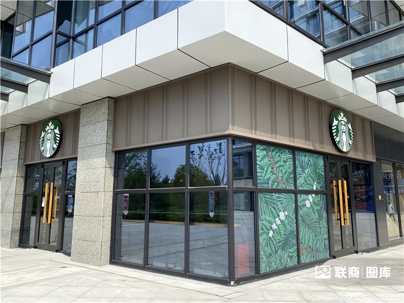 “鸽王”、潮玩街区…实探杭州近期新开的三个商场