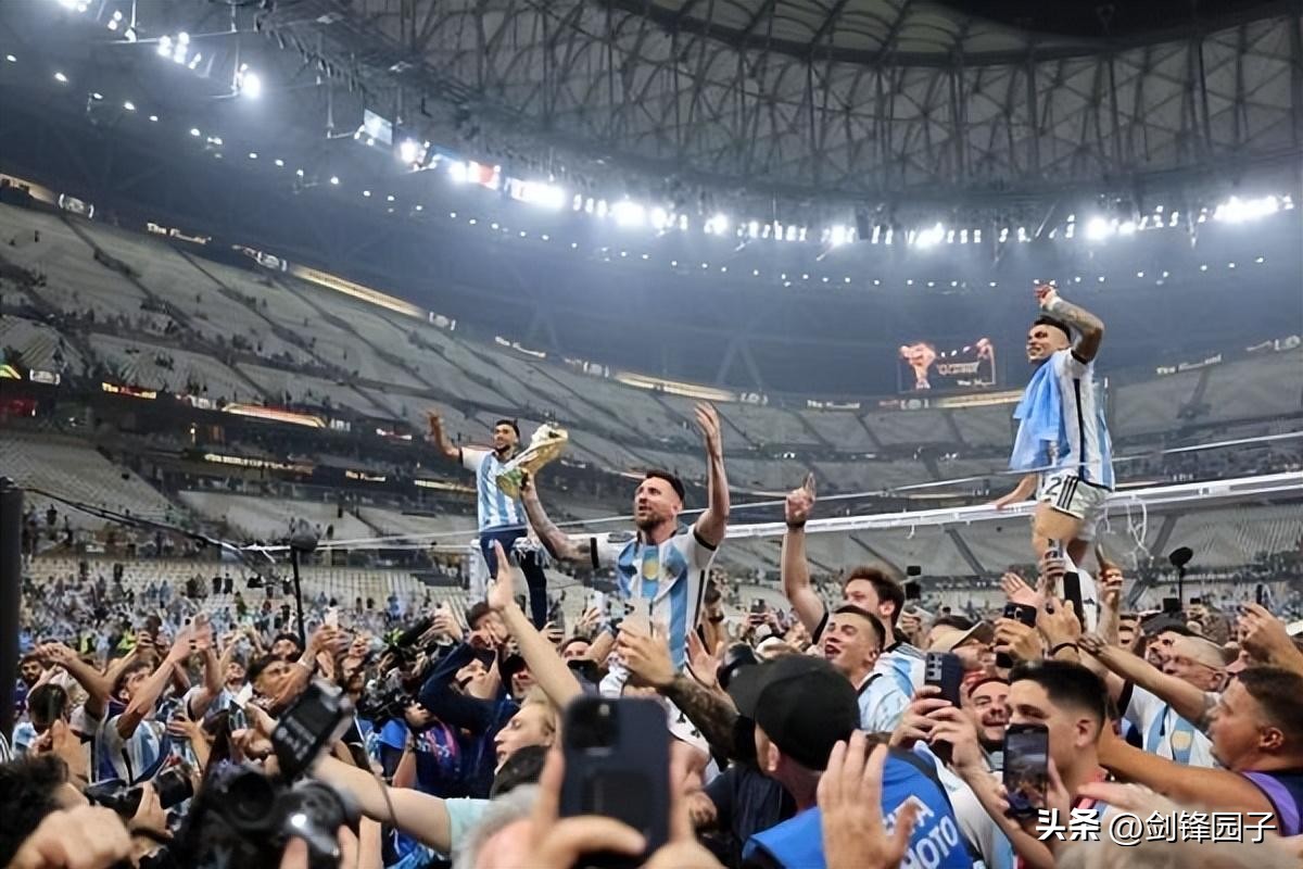 足球远离政治？其实是个伪命题——乱侃世界杯之三十七