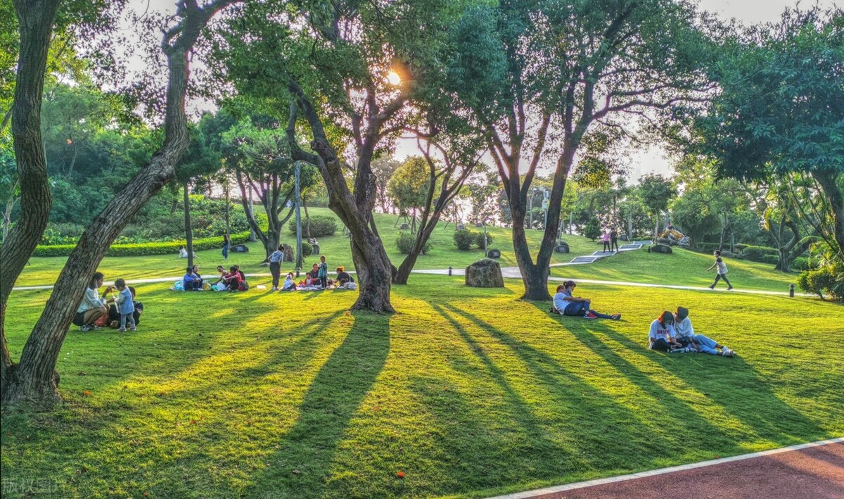 男生20岁身高167还能长高多少,20岁身高165男生还能长高吗