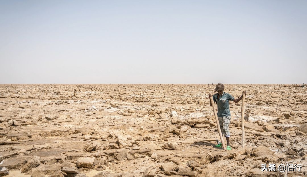 在非洲的死海，探访最接近地狱之门的人