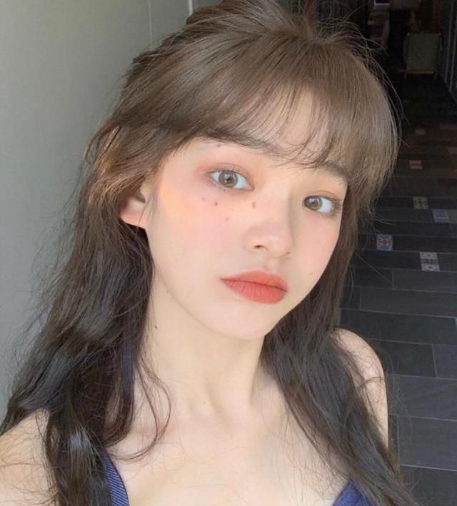 黄棕头发再染什么颜色能压住黄发,发色选择衬托肤色的棕发