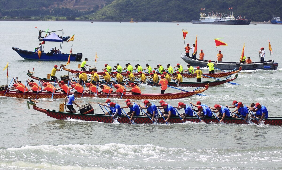 和赛龙舟有关的诗词,赛龙舟古诗词