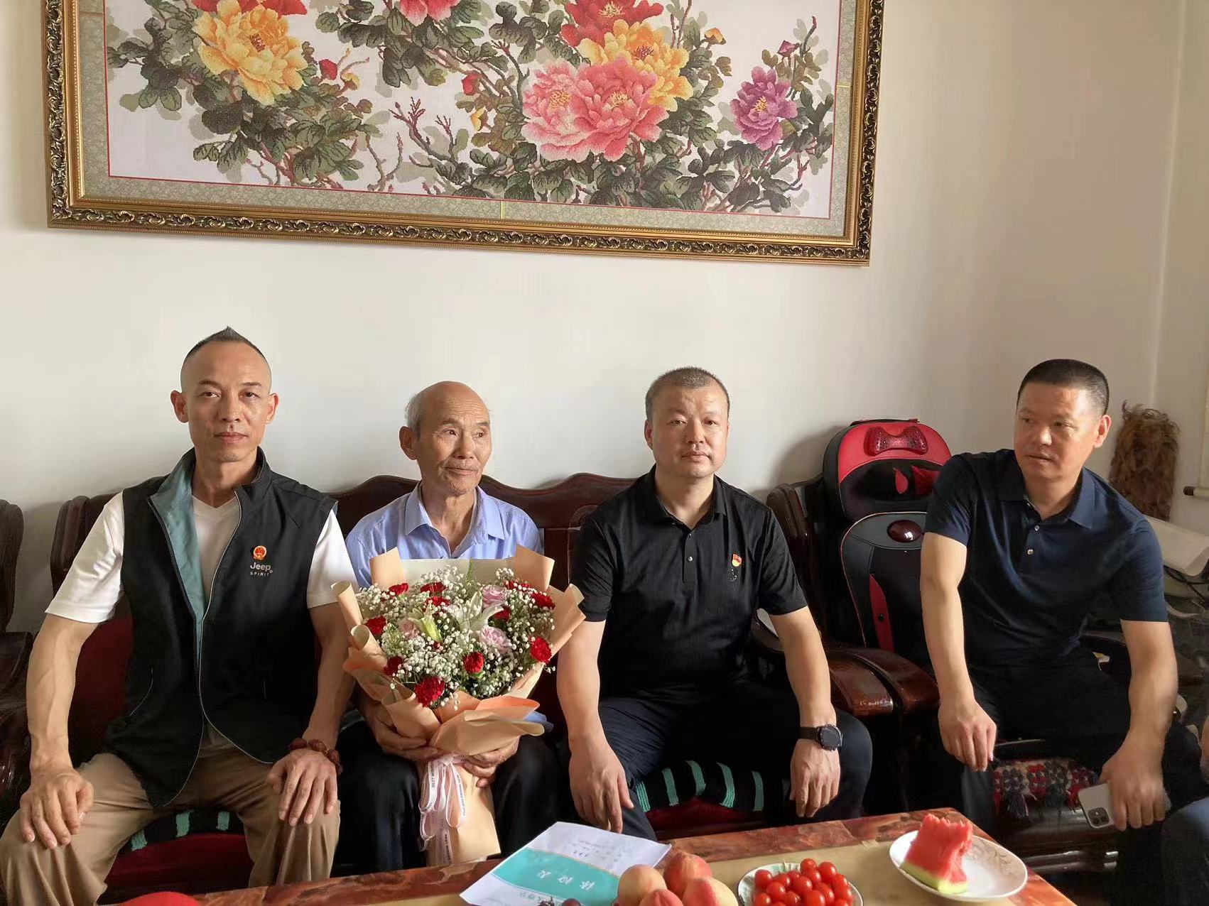 志愿者协会迎八一爱心之旅,渭城区政协委员志愿者服务队