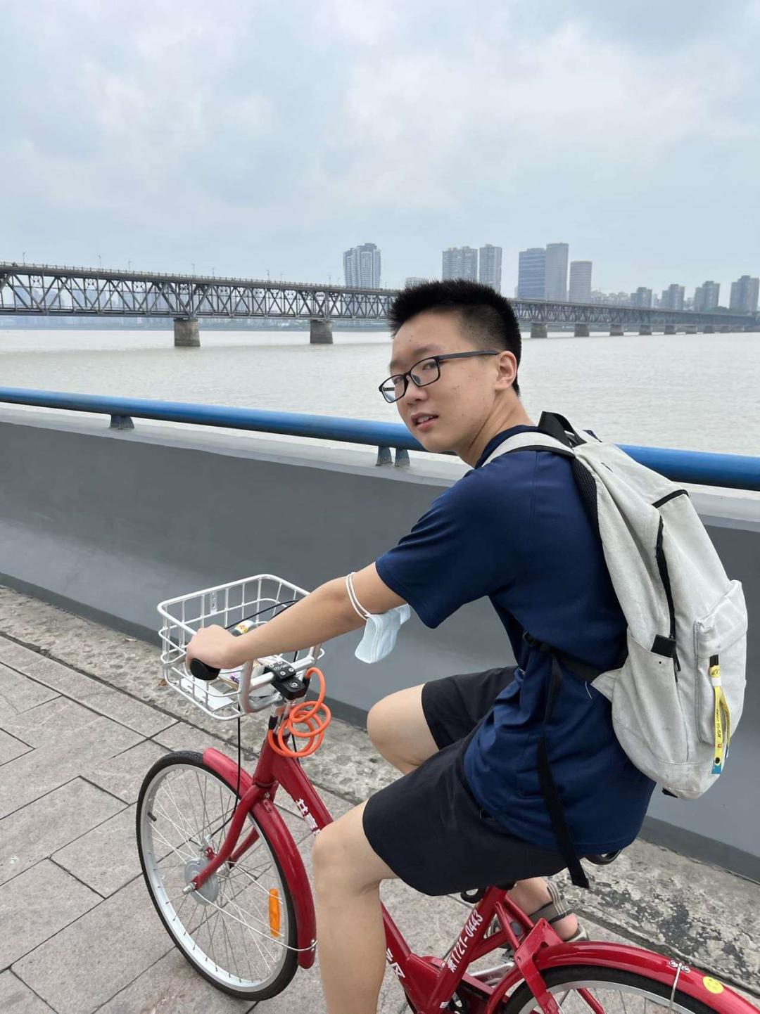 优秀！余杭15岁学霸，提前锁定名校硕士学位！