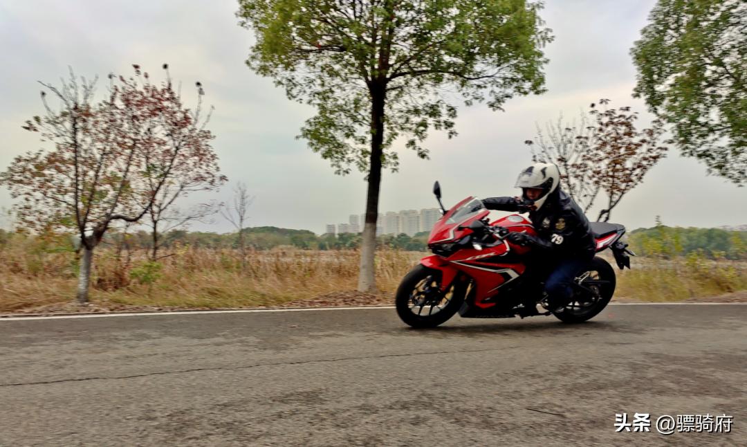 要啥没啥就是有个好心情,要啥没啥还想要浪漫