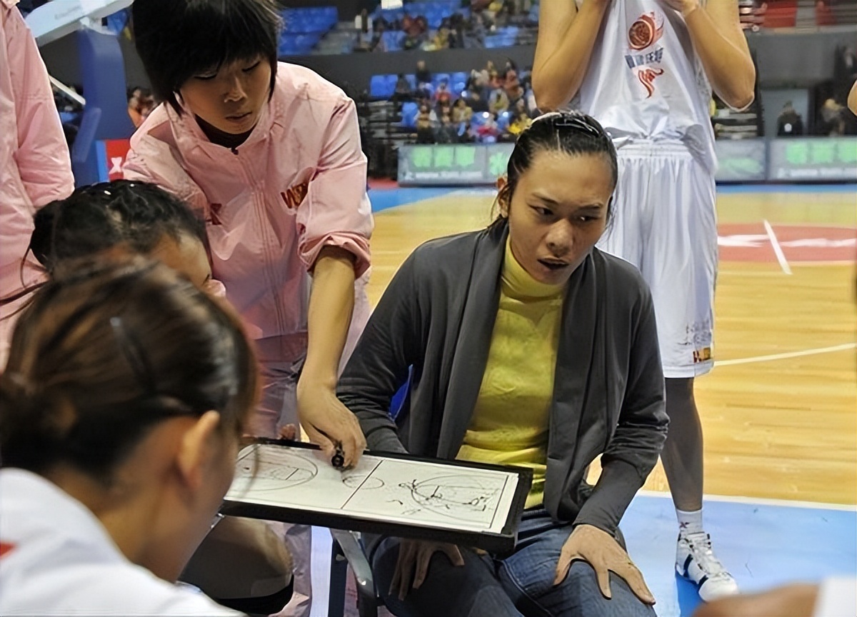 陈鹭芸结肠癌几期,中国男女篮自发为陈鹭芸募捐