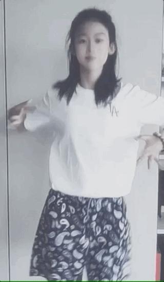 陆毅和贝儿爸爸去哪儿探班鲍蕾,陆毅鲍蕾贝儿为她而战花絮