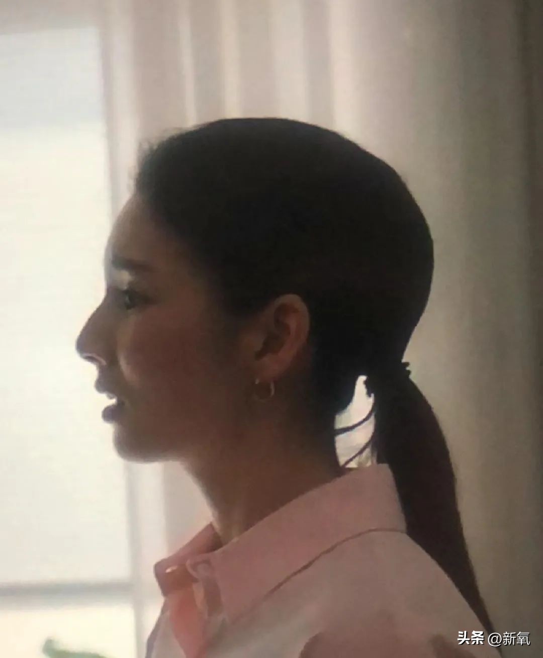 孔雪儿的颅顶美上热搜，“后脑勺垫发”真的那么神奇吗？