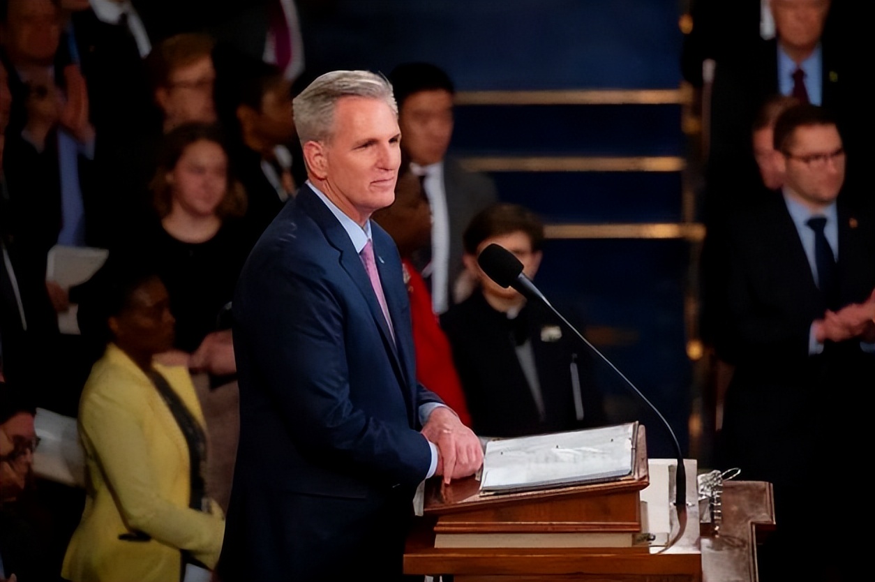 蔡英文窜美，美400枚鱼叉导弹提前交付，台专家：蔡英文错估美国