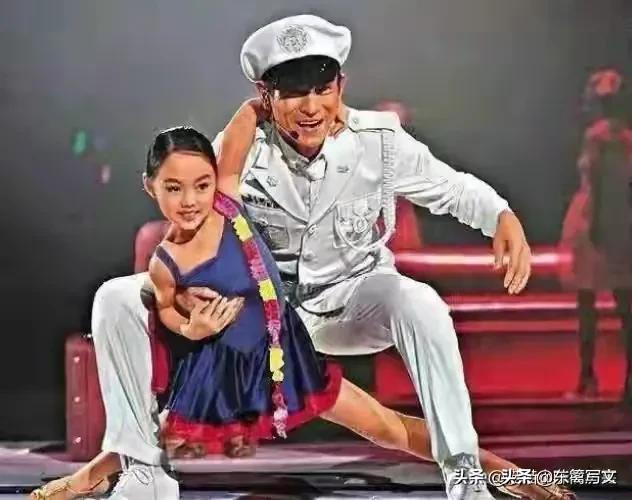 黄秋燕对李连杰的帮助,利智与黄秋燕关系如何