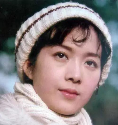 1986龚雪赴美,龚雪因流氓案断送演艺生涯