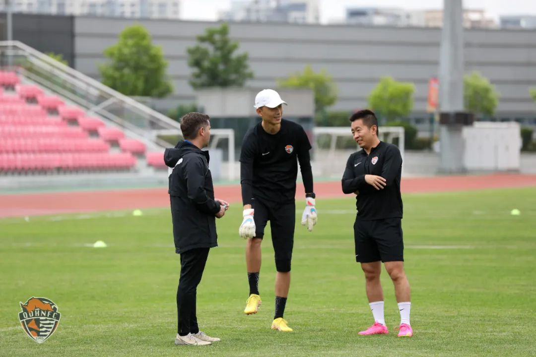 加油努力训练期待蜕变,继续刻苦训练再接再厉