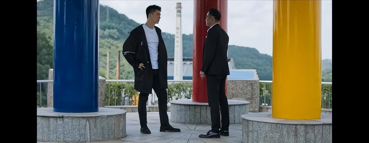 破冰行动李飞为什么开豪车,破冰行动李飞打电话给蔡永强解析