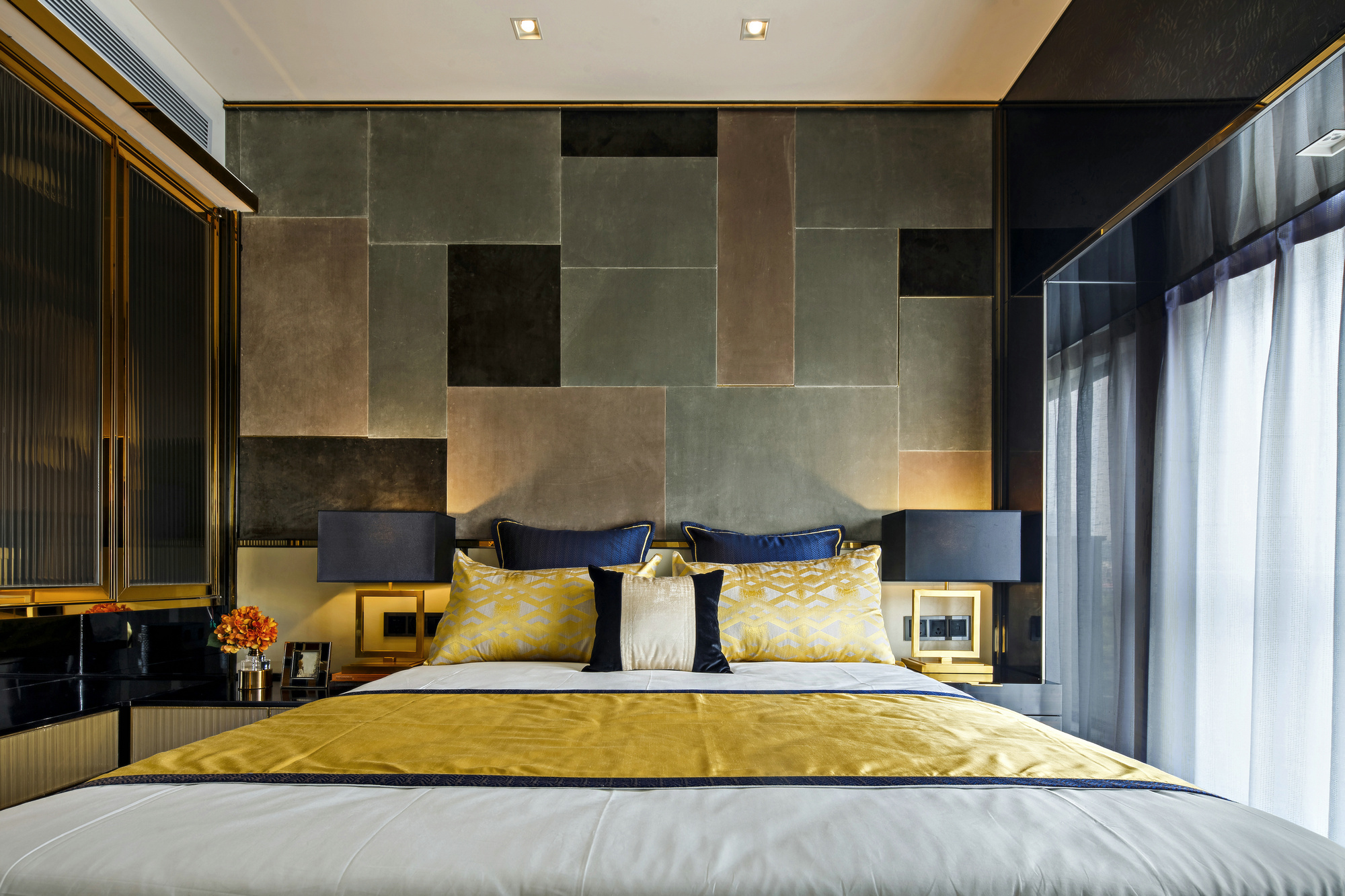 「现代设计风格」DHA香港洪德成设计-YSL精品主题风格样板房