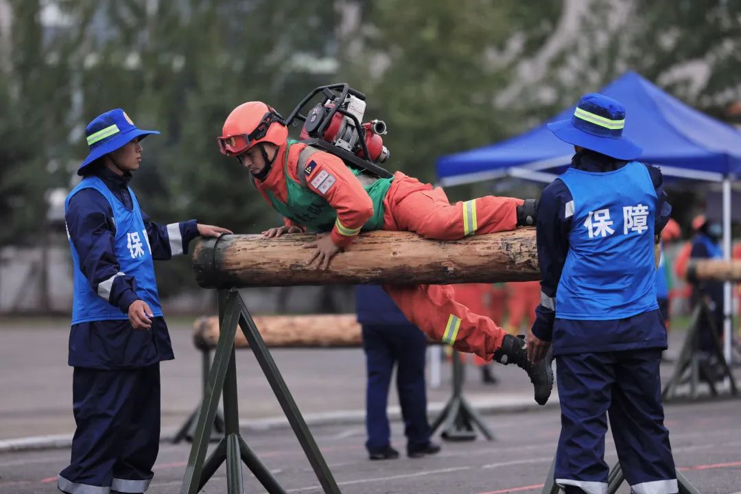 鐏劙钃濆皷鍏靛ぇ姣旀瑙嗛,鐮哄墤姣旀