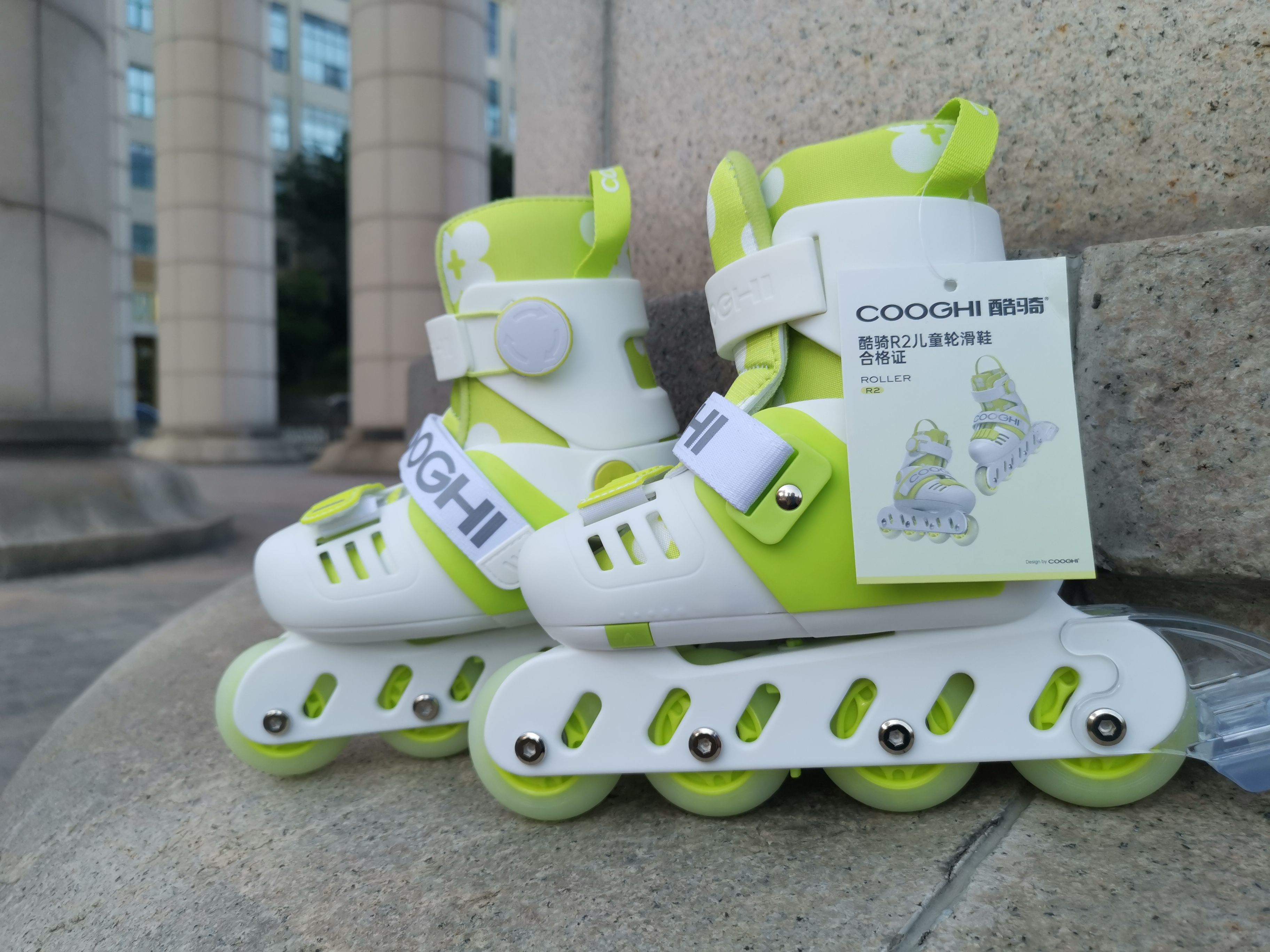 酷骑轮滑鞋r1r2,轮滑初学者适合哪种轮滑鞋