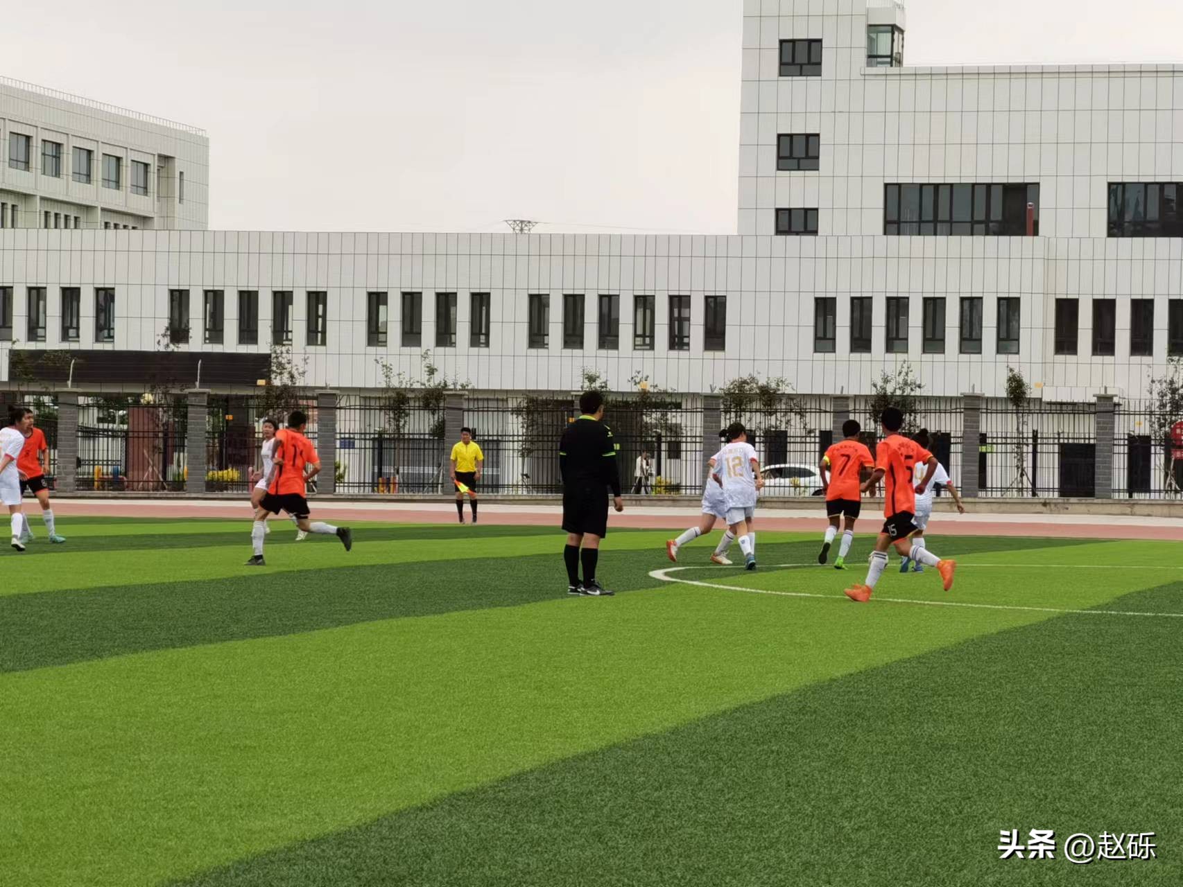 乌鲁木齐中小学足球赛三四轮比赛波澜不惊