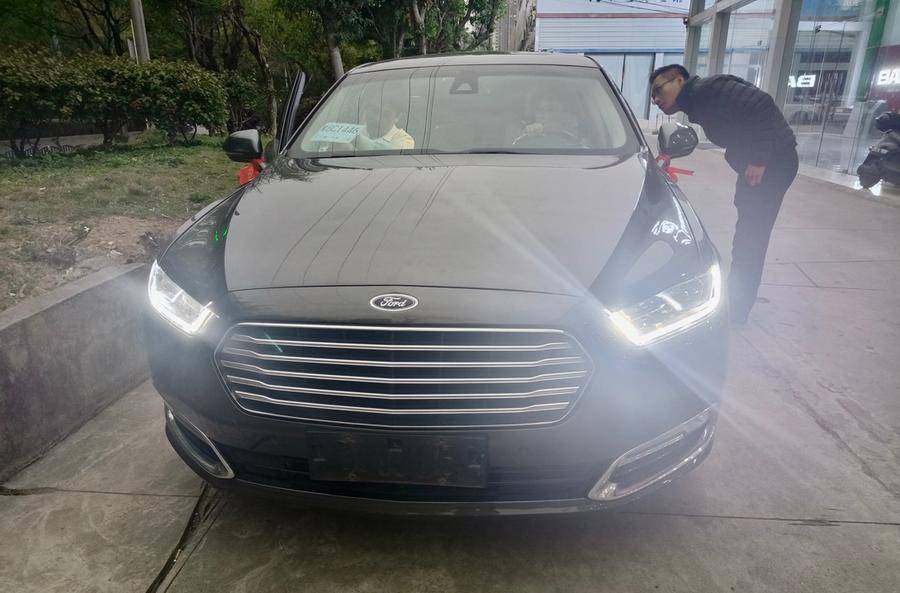 跨越千里的“保真二手车”，香椰“臭粉”架起淘车服务桥梁