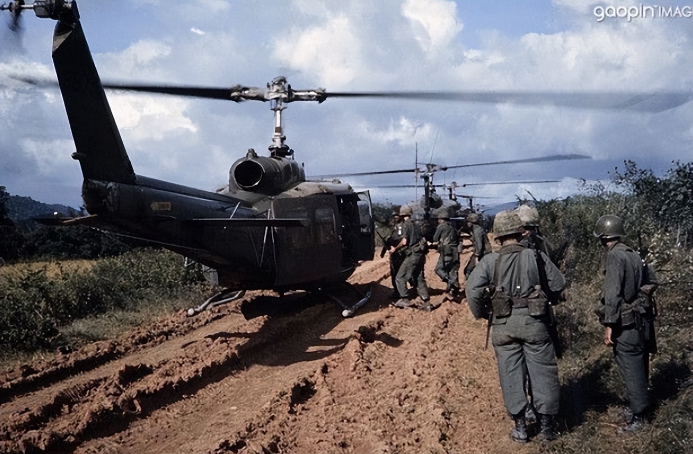 越南战争，落入美军手中的越南女兵，竟被用动物进行刑讯逼供？