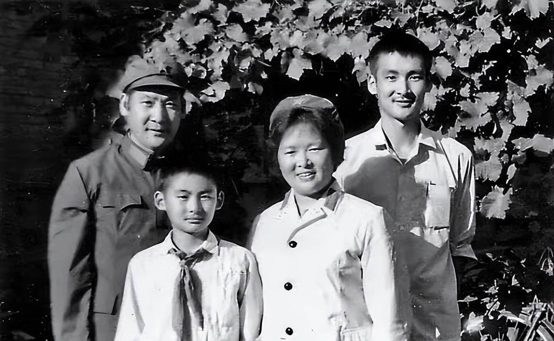 景岗山当年是几线歌手,演员景岗山为什么总喝酒