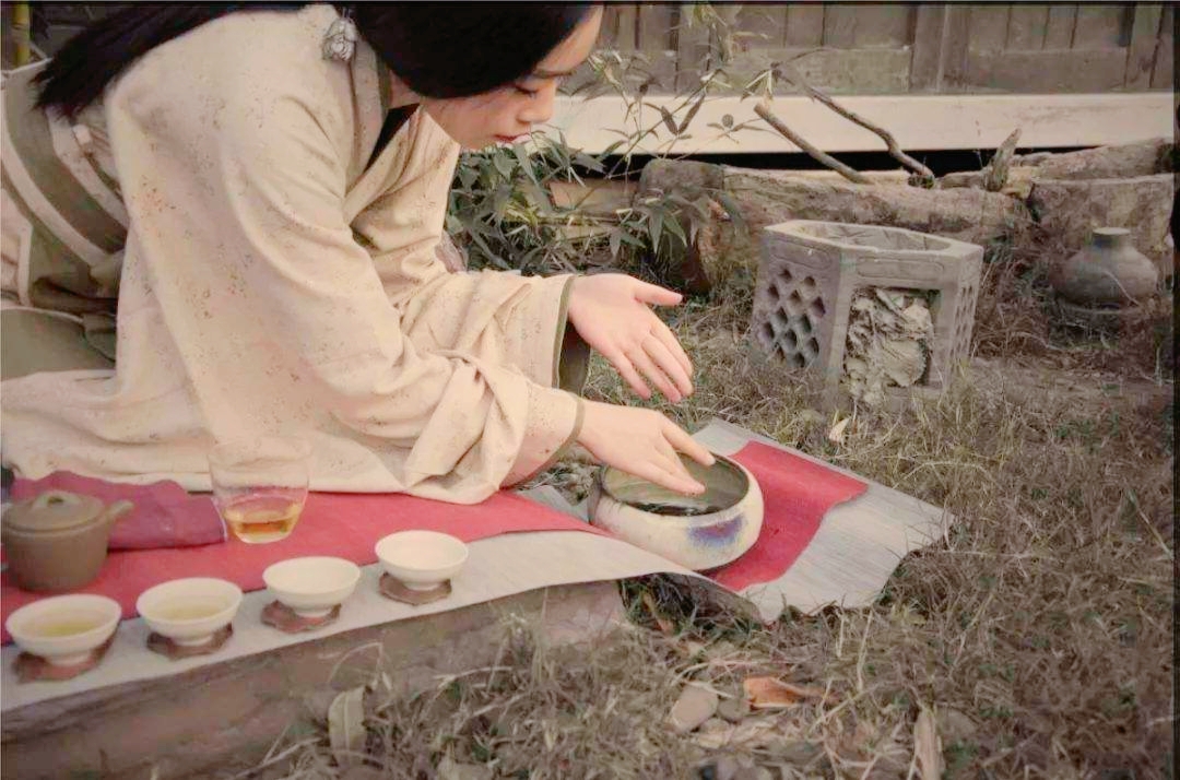 泡茶的茶叶要先清洗一遍吗,泡茶前茶叶需要清洗