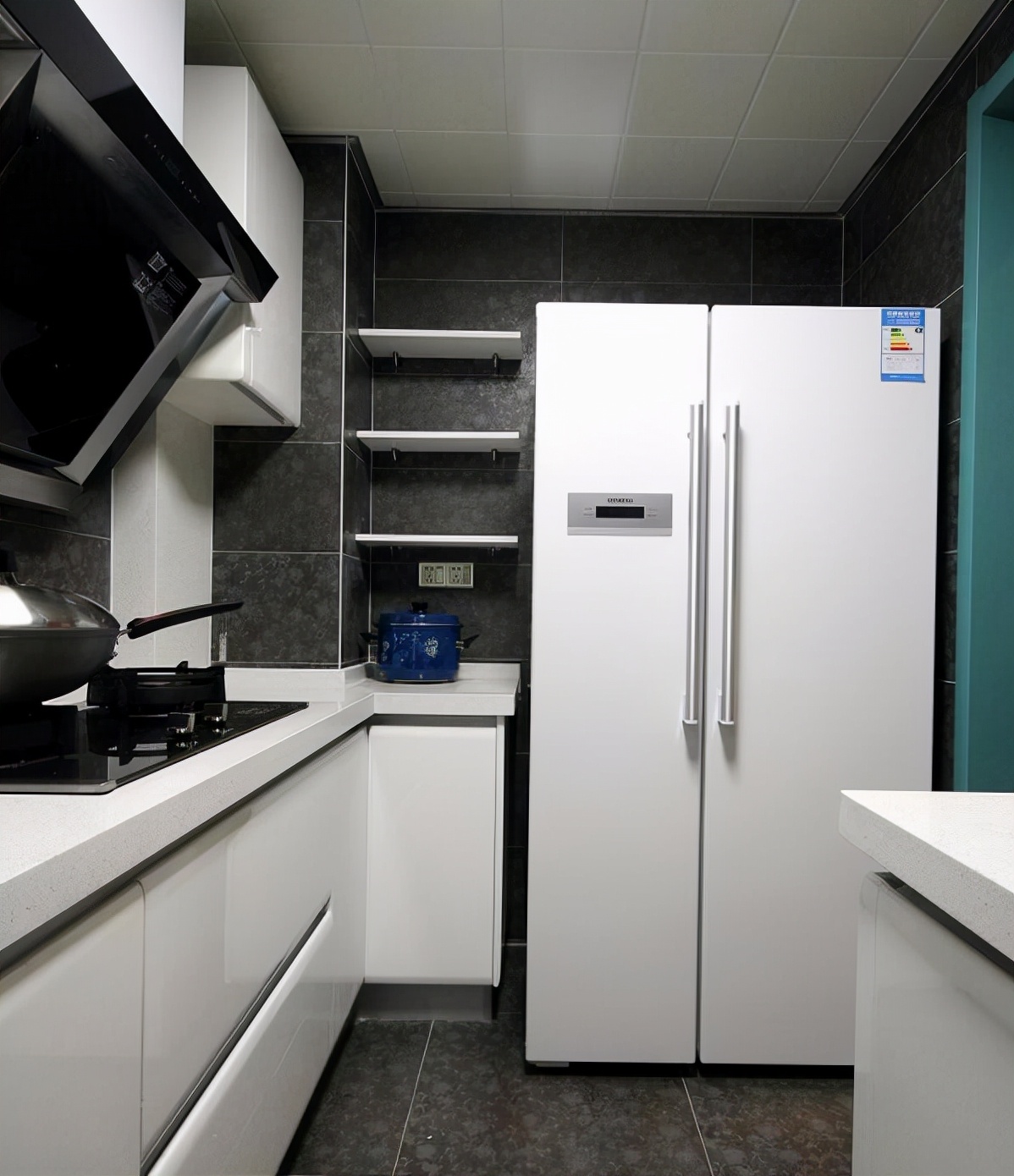 冰箱放厨房就是错误,冰箱到底放客厅合适还是厨房合适