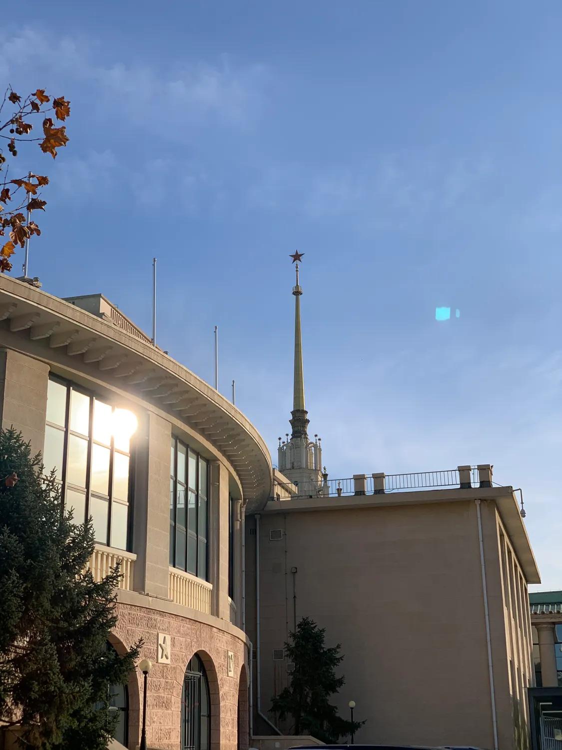 这里有货！中国网友爆买俄罗斯商品，这家展览馆里的实体店还有货