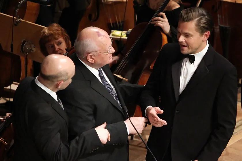 戈尔巴乔夫纪录片档案,逐梦演艺圈梗概