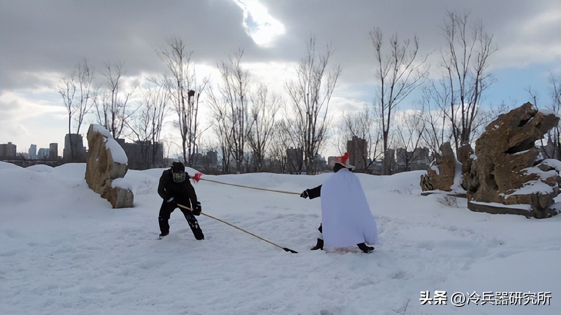 古代武术为什么讲究套路,传统武术里长枪跟长棍的不同用法