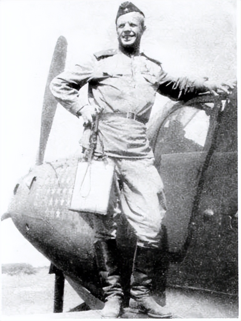 俄罗斯战机眼镜蛇机动,f22战斗机眼镜蛇