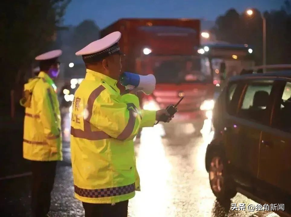 万人激情赛跑马拉松,四川万人马拉松