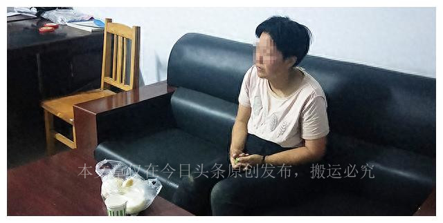 荒草地惊现女尸完整版,荒地惊现女尸扒开淤泥后惊呆众人