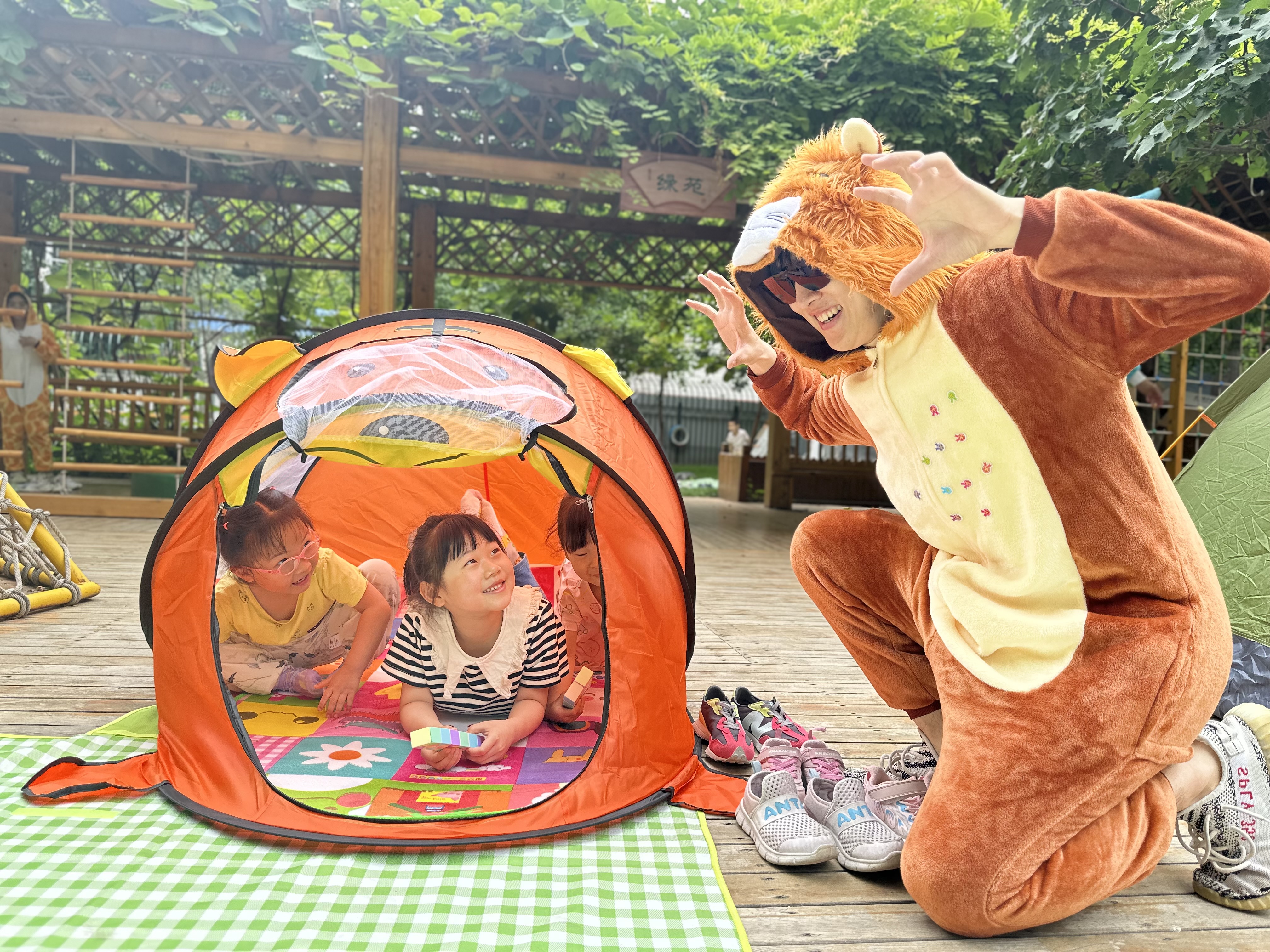 立德树人担使命躬耕教坛守初心,立德树人守初心家国情怀勇担当