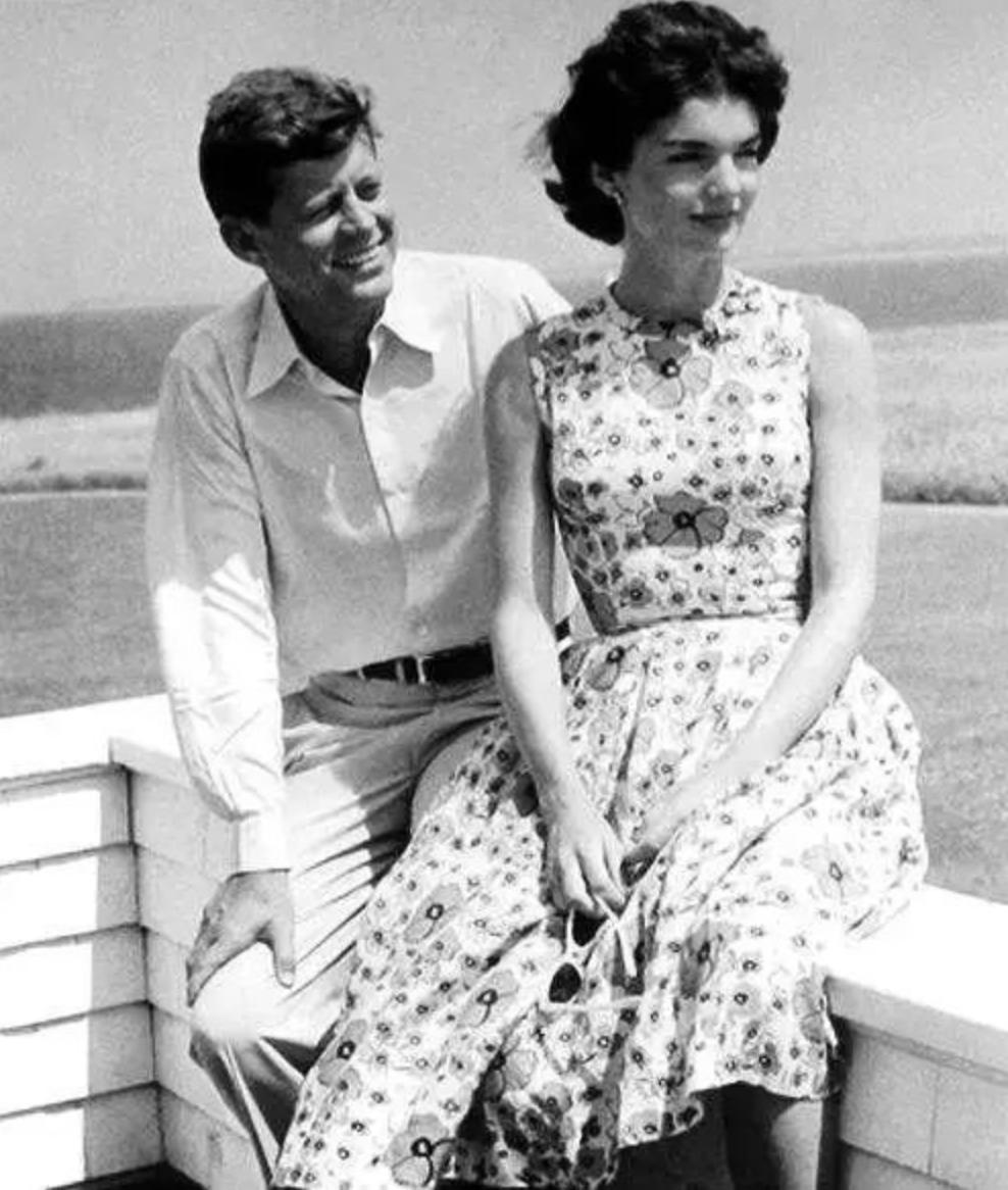 玛丽莲梦露最新写真,玛丽莲梦露为何是男人心中的女神