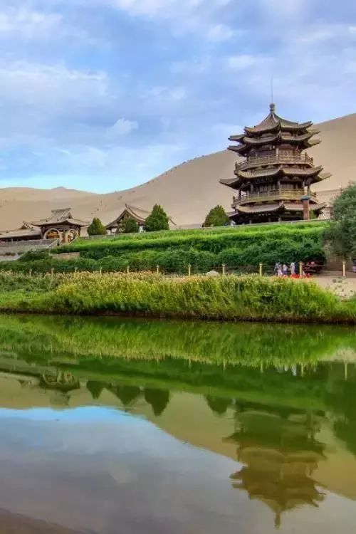 去甘肃旅游最值得去的十大景点 (甘肃16个最值得去的旅游景点)