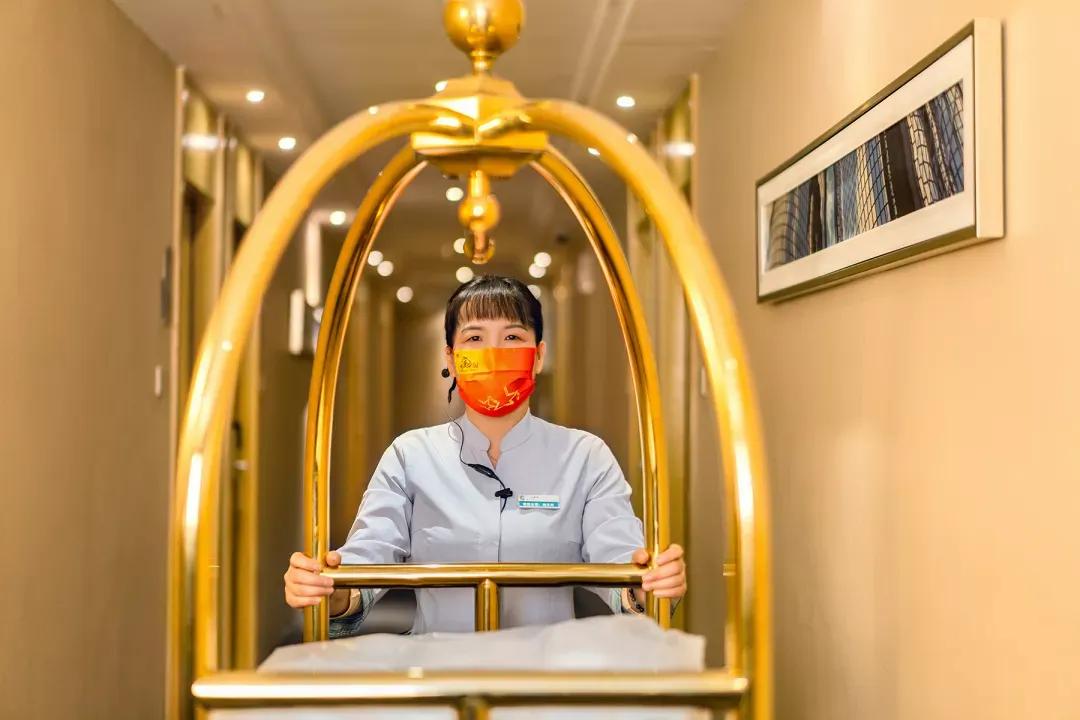 微光成炬众志成城,微光成炬致敬招商蛇口最美守沪者