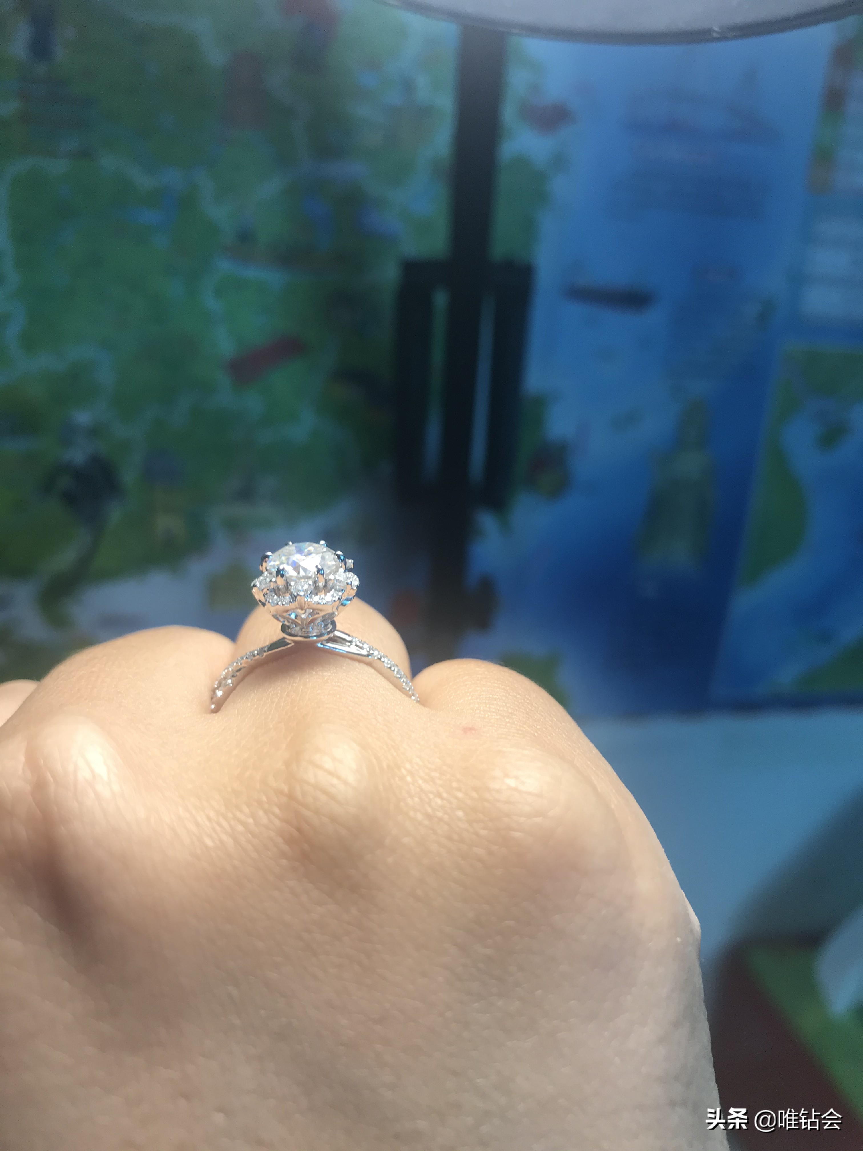 比利时魔星钻真的和钻石没区别吗,比利时魔星钻和莫桑钻区别