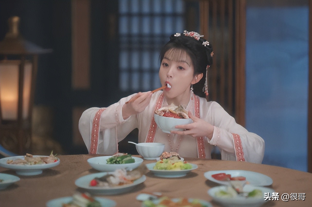 田曦薇凭借《卿卿日常》出圈,不仅七天涨粉45万,演技也备受好评