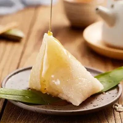 加碱水的咸肉粽,加了蜂蜜的肉松