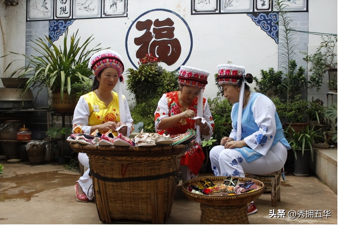 大理古城手工绣花鞋,白族手工绣花鞋