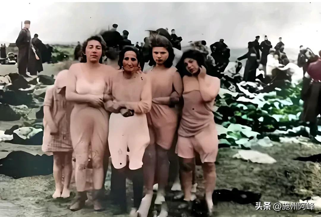 1945年柏林会战德国女兵,二战后柏林街头苏联女兵